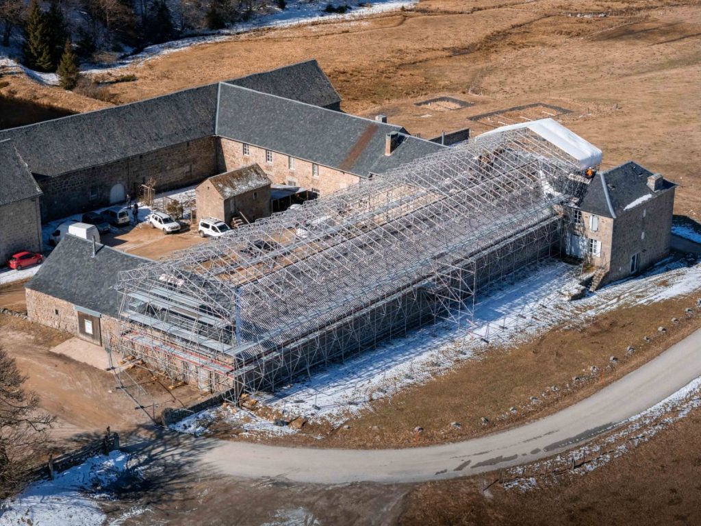 Echafaudage Layher chantier domaine du sauvage